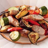 Баварские колбаски с овощами