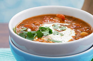 Суп из индейки с соусом чили